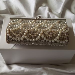 Elegant women's clutch